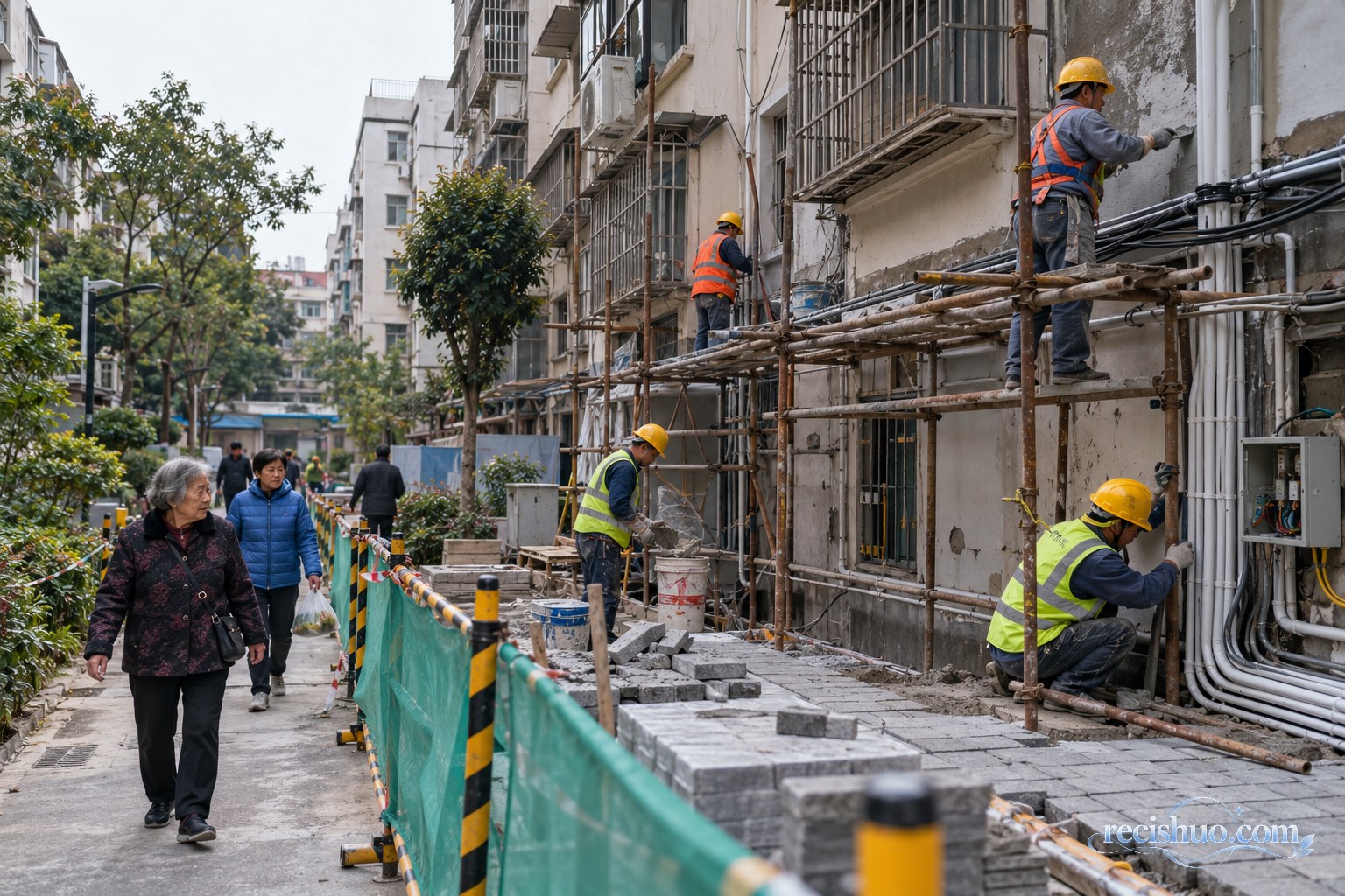 老旧住宅小区进行外墙修缮、管线整理和步道改造
